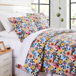 Brand new South Shore Linens Full/Queen duvet set